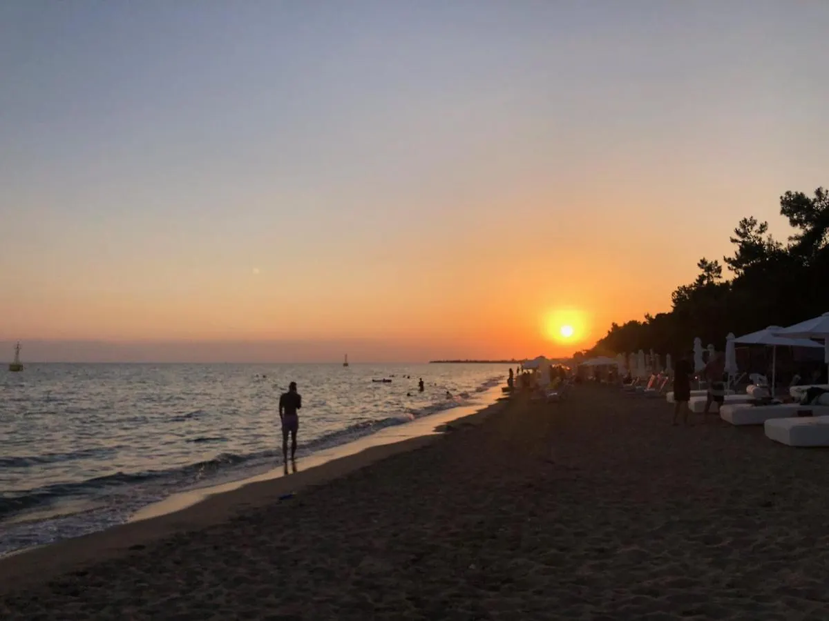See To Sea Apartments Paralia Dionysiou 0*,  Greece