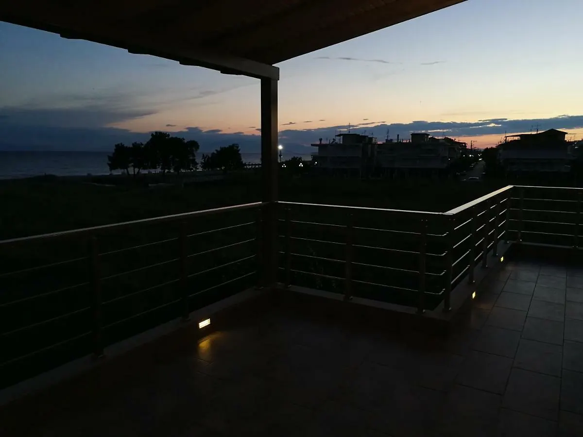 See To Sea Apartments Paralia Dionysiou 0*,
