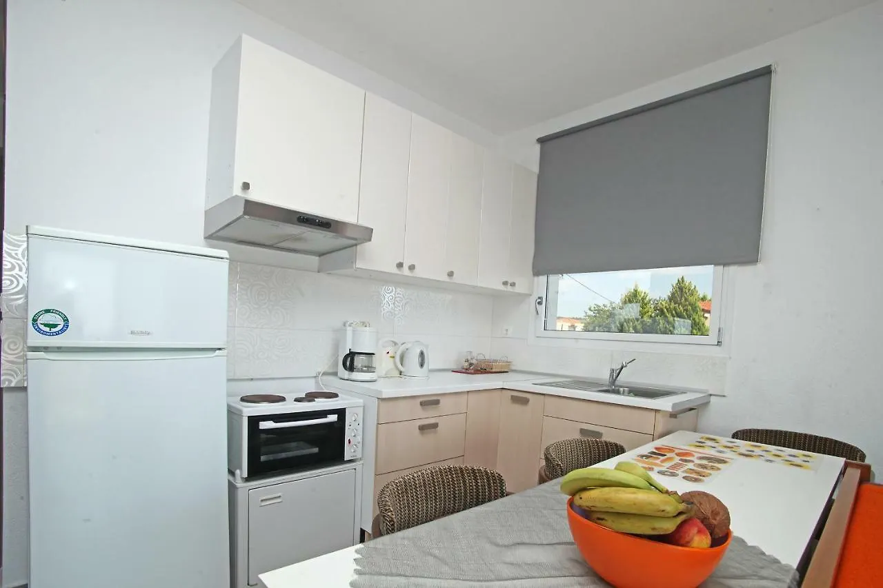 See To Sea Apartments Paralia Dionysiou 0*,