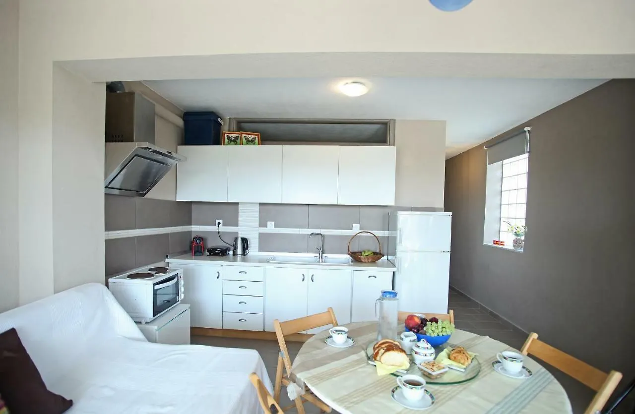 See To Sea Apartments Paralia Dionysiou 0*,